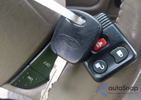 2001 Ford Excursion Limited from USA, damaged, VIN 1FMNU43S11EB99512